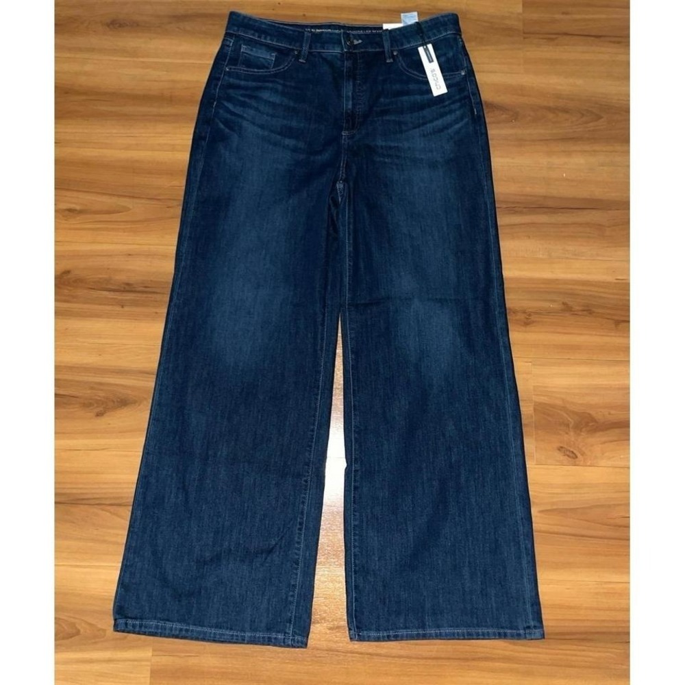Womens NWT Chico's So Slimming High Rise Wife Leg Jeans - Picture 2 of 6